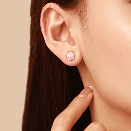 Round Pearl Earrings