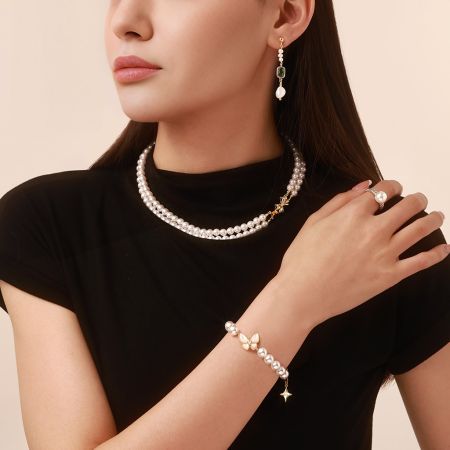 Bow Tie Round Pearl Necklace