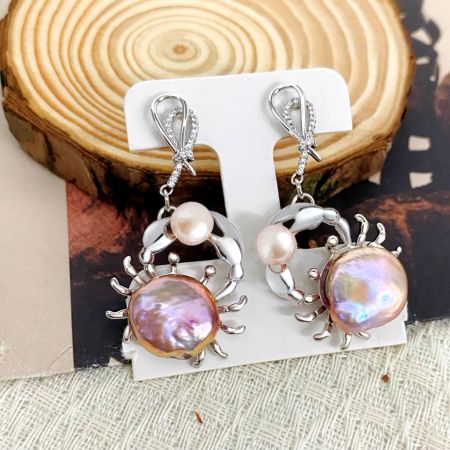 Crab Freshwater Pearl Pearl Earrings