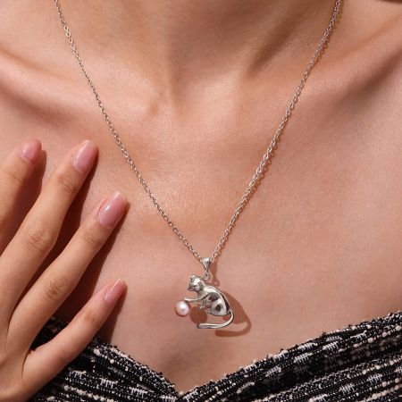 Cat Freshwater Pearl Necklace