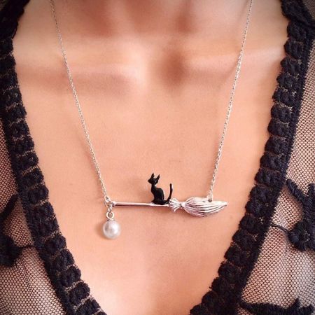 Black Cat Pearl Necklace