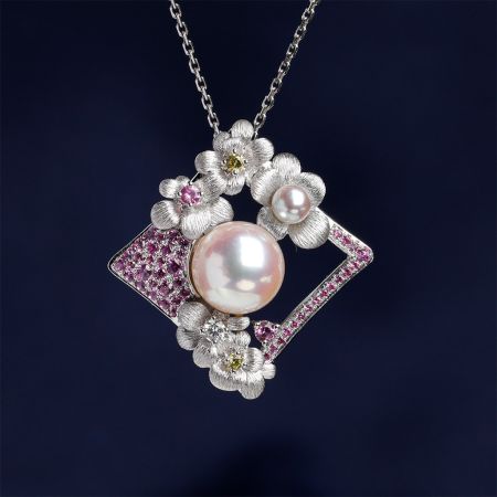 Flower Pendant Necklace