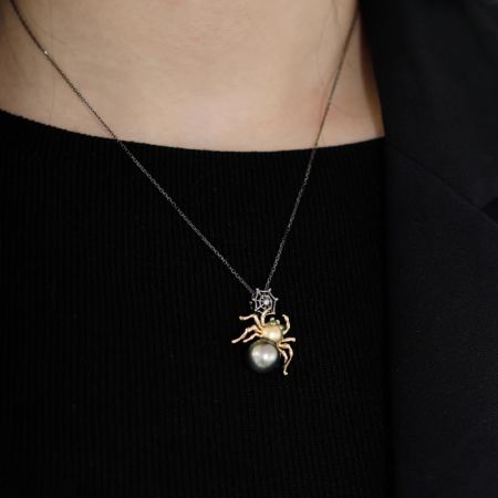 Spider Pendant Necklace
