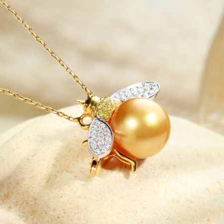 Bee Pendant Necklace