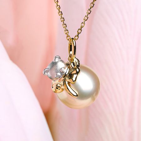 Bear Jars Pendant Necklace