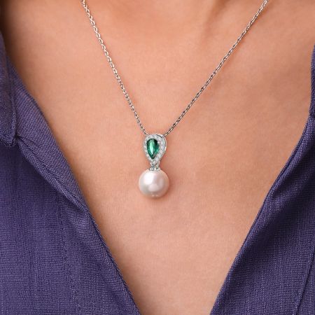 Classic Pendant Necklace