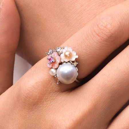 Radiant Flowers Ring