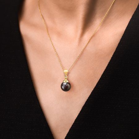 Black Pearl Pendant Necklace