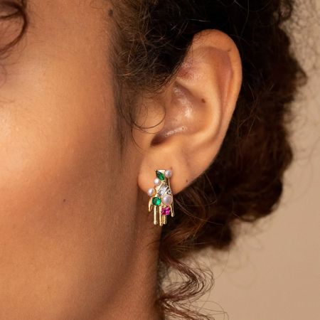 Hands 3-5mm Freshwater Pearl Stud Earrings