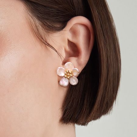 Flower Pearl Stud Earrings