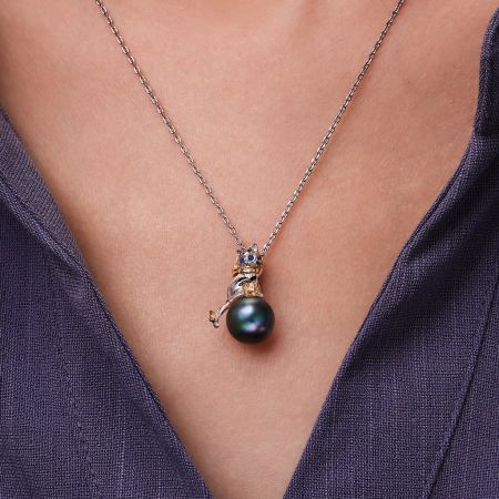 Cat Pendant Necklace