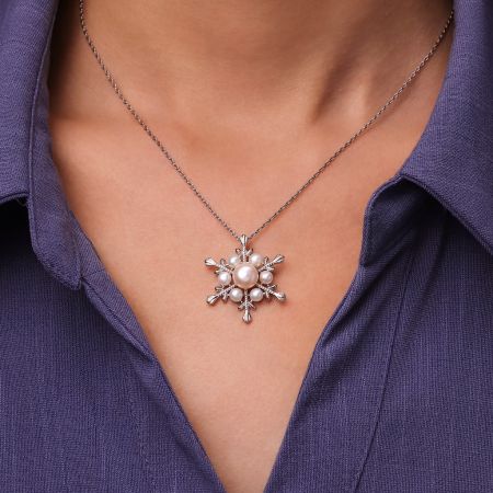 Snowflake Pendant Necklace